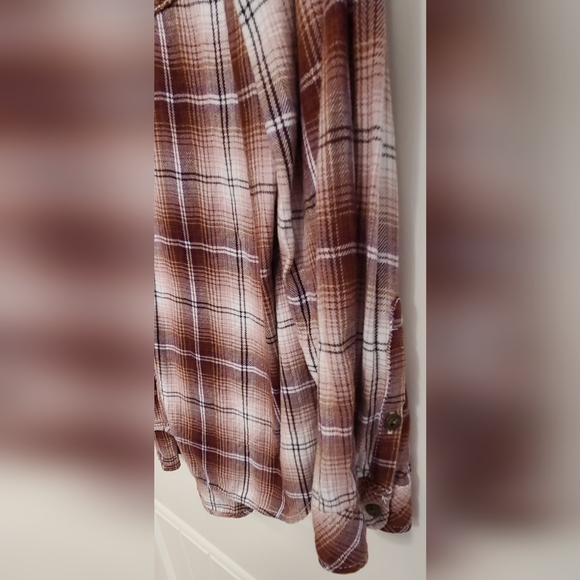 Women's Flannel Shirt - Picture 6 of 9